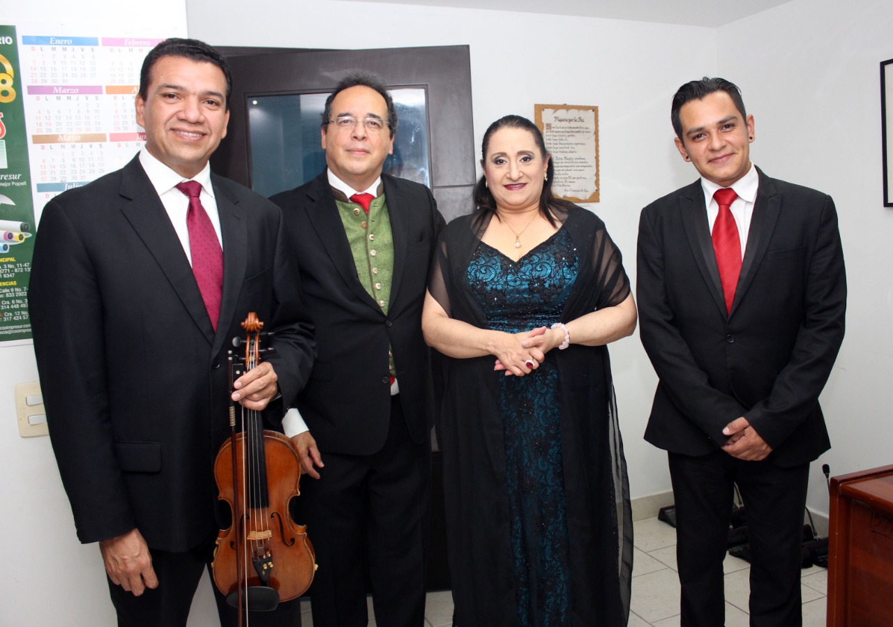 Efraín Lara, Maestro Alejandro Orellana, Sara Catarine – Cantante Lírica, Carlos Ereu.